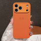 Funda para iPhone Maison Caviar Madrid, protectora y elegante, con diseño urbano en la imagen.