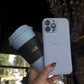 Funda para iPhone Madrid de Maison Caviar, protección elegante con diseño exclusivo en la parte trasera del teléfono.
