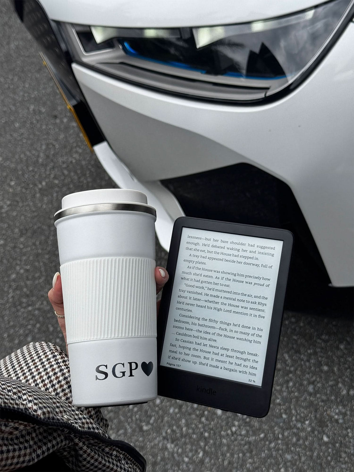 Vaso para café Maison Caviar Filipo, de cerámica blanca, con diseño elegante y asa para servir café.