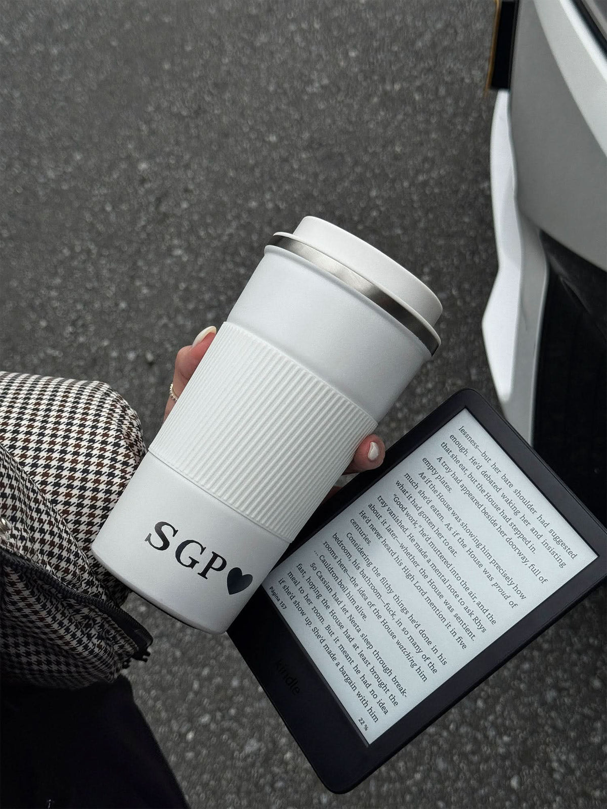 Vaso para café Maison Caviar Filipo de cerámica blanca, con diseño elegante para disfrutar del café.