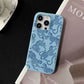 Funda para iPhone Abby de Maison Caviar, protección elegante con diseño en la parte trasera, en color neutro.