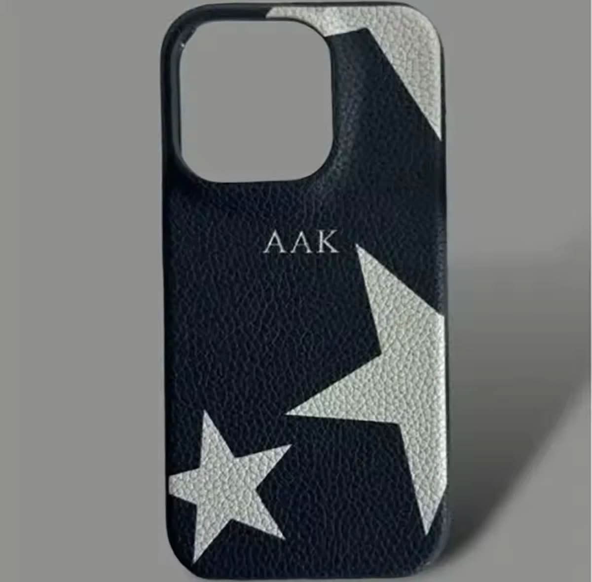 Funda para iPhone Liam de Maison Caviar, protección y estilo en diseño elegante, vista frontal sobre fondo neutro.