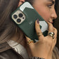 Funda para iPhone Maison Caviar Liam, protectora y elegante, con diseño de alta calidad, visible en la imagen.
