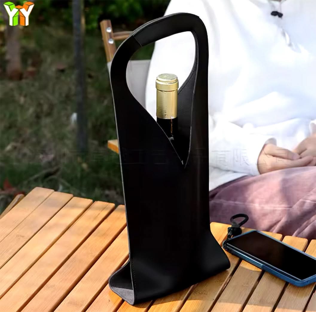 Porta vino Maison Caviar Bastian, soporte elegante para botellas de vino, en madera con diseño compacto y moderno.