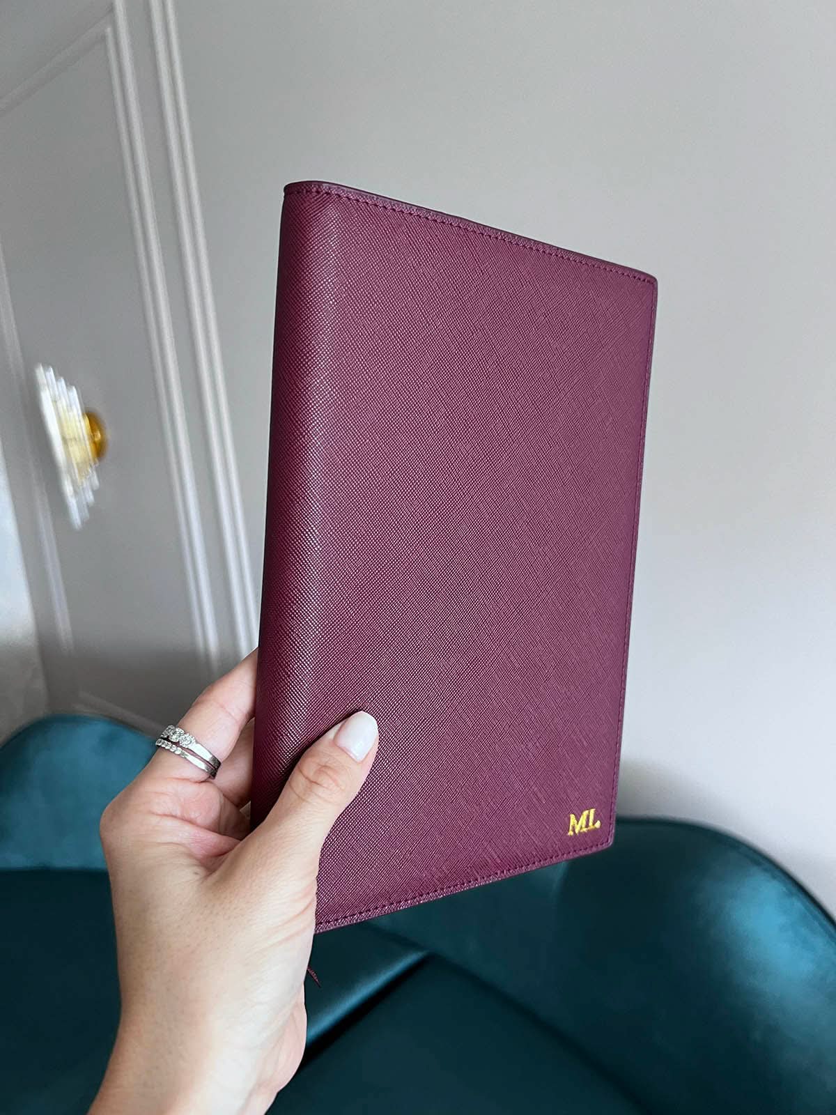 Agenda Sicilia de Maison Caviar, con diseño elegante y páginas blancas, ideal para planificar y organizar el año.