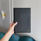 Agenda Sicilia de Maison Caviar, agenda anual con diseño elegante y páginas blancas para planificación y notas.