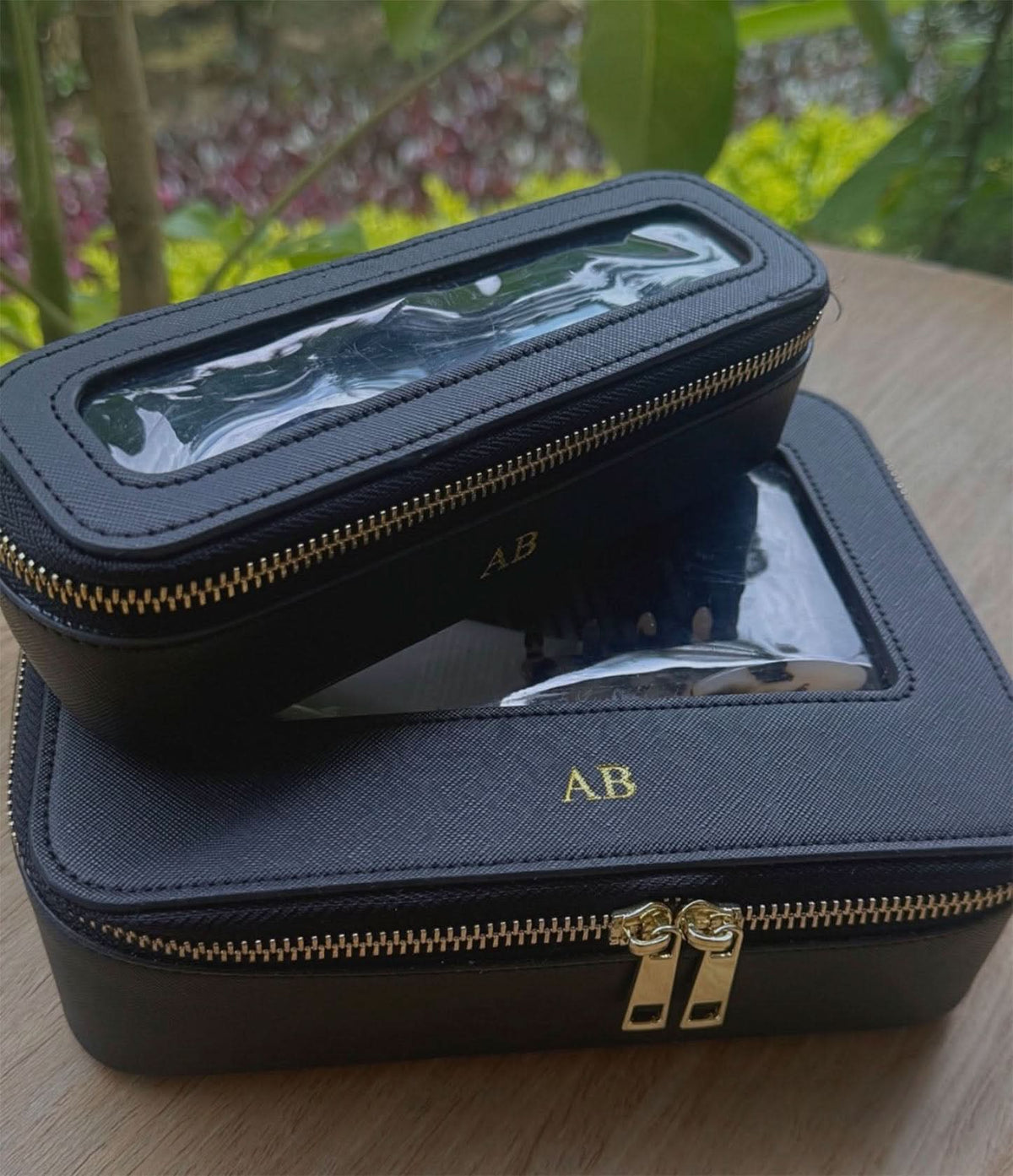 Set de bolsas de viaje Oporto de Maison Caviar con maletas resistentes y elegantes para viajes largos y cortos.