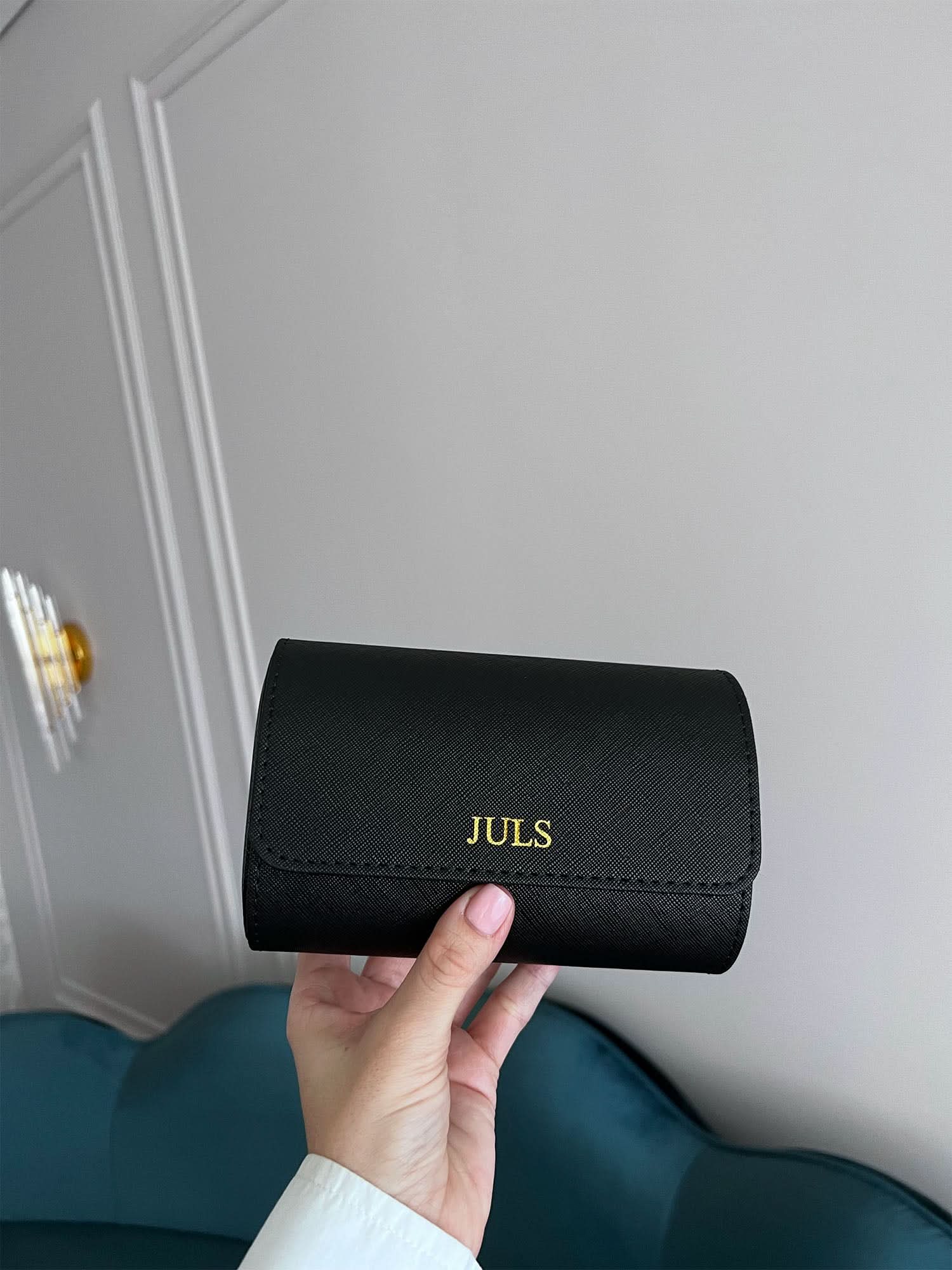 Relojero Maison Caviar Donatto con 2 puestos, madera elegante y compartimentos para organizar relojes y accesorios.