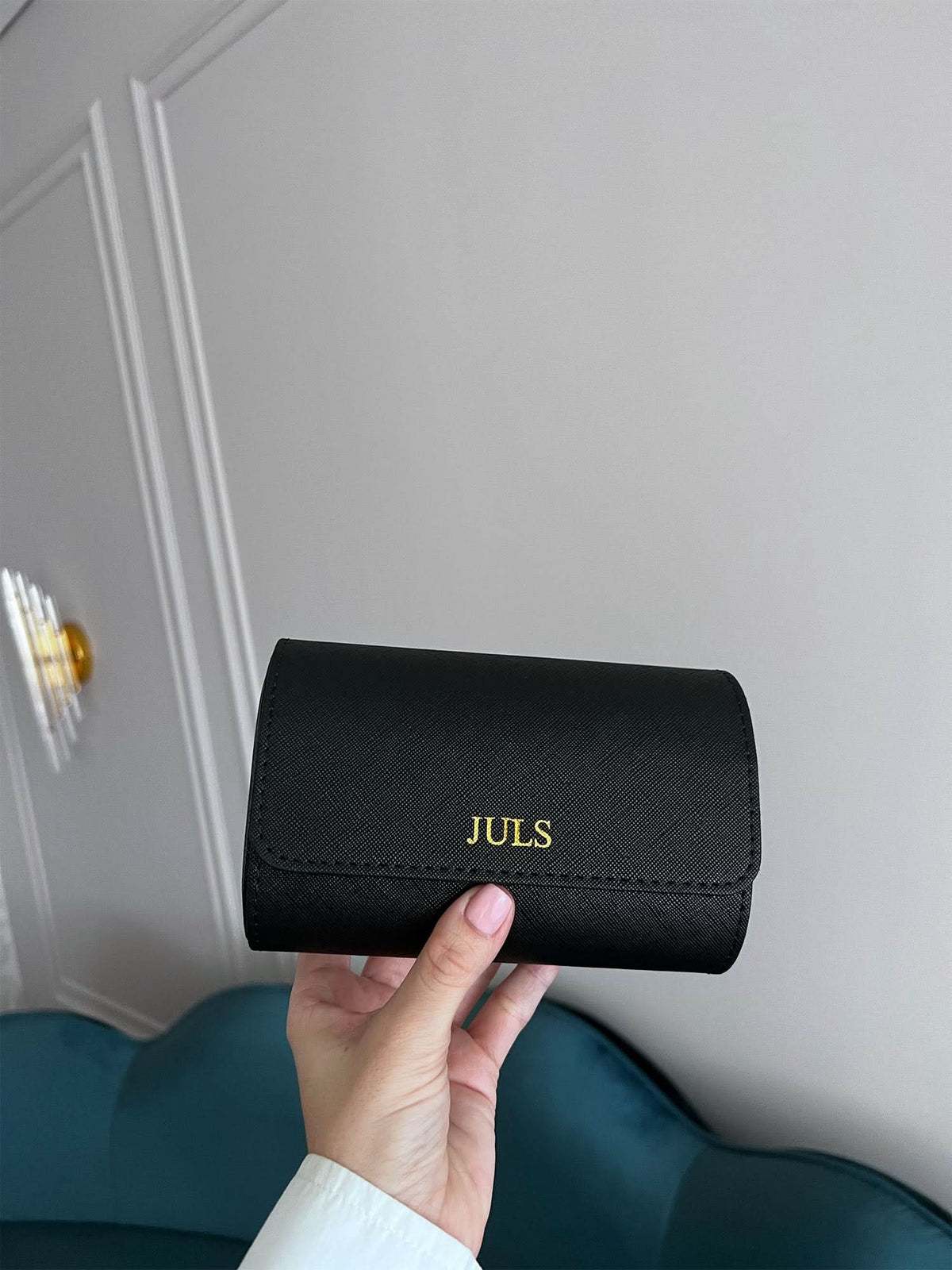 Relojero Maison Caviar Donatto con 2 puestos, madera elegante y compartimentos para organizar relojes y accesorios.