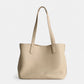 Bolso Francesca de Maison Caviar en color kaki, bolso de mujer con diseño elegante y detalles de calidad.