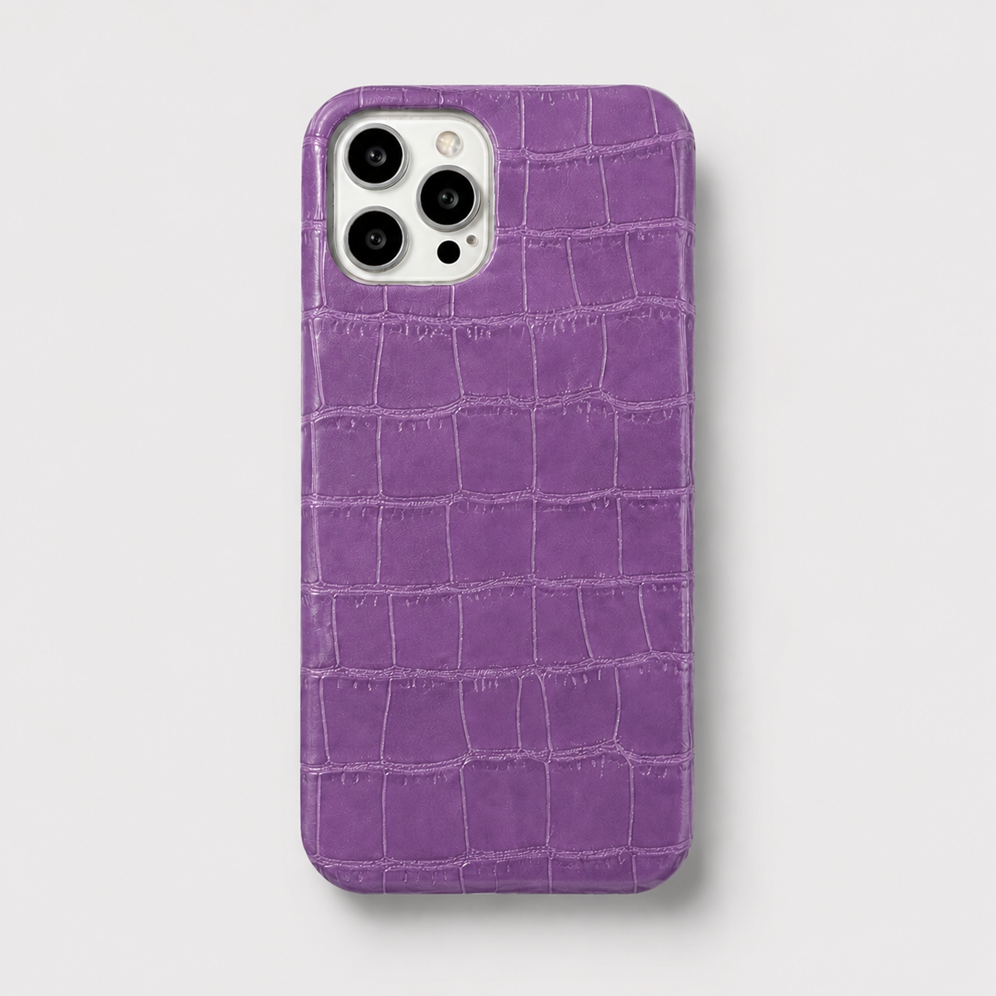 Funda para iPhone Maison Caviar Milan en color lila, protección elegante y moderna para teléfono móvil.