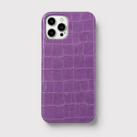 Funda para iPhone Maison Caviar Milan en color lila, protección elegante y moderna para teléfono móvil.