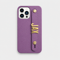 Funda para iPhone de Maison Caviar en color lila con diseño elegante y protección para teléfono móvil.