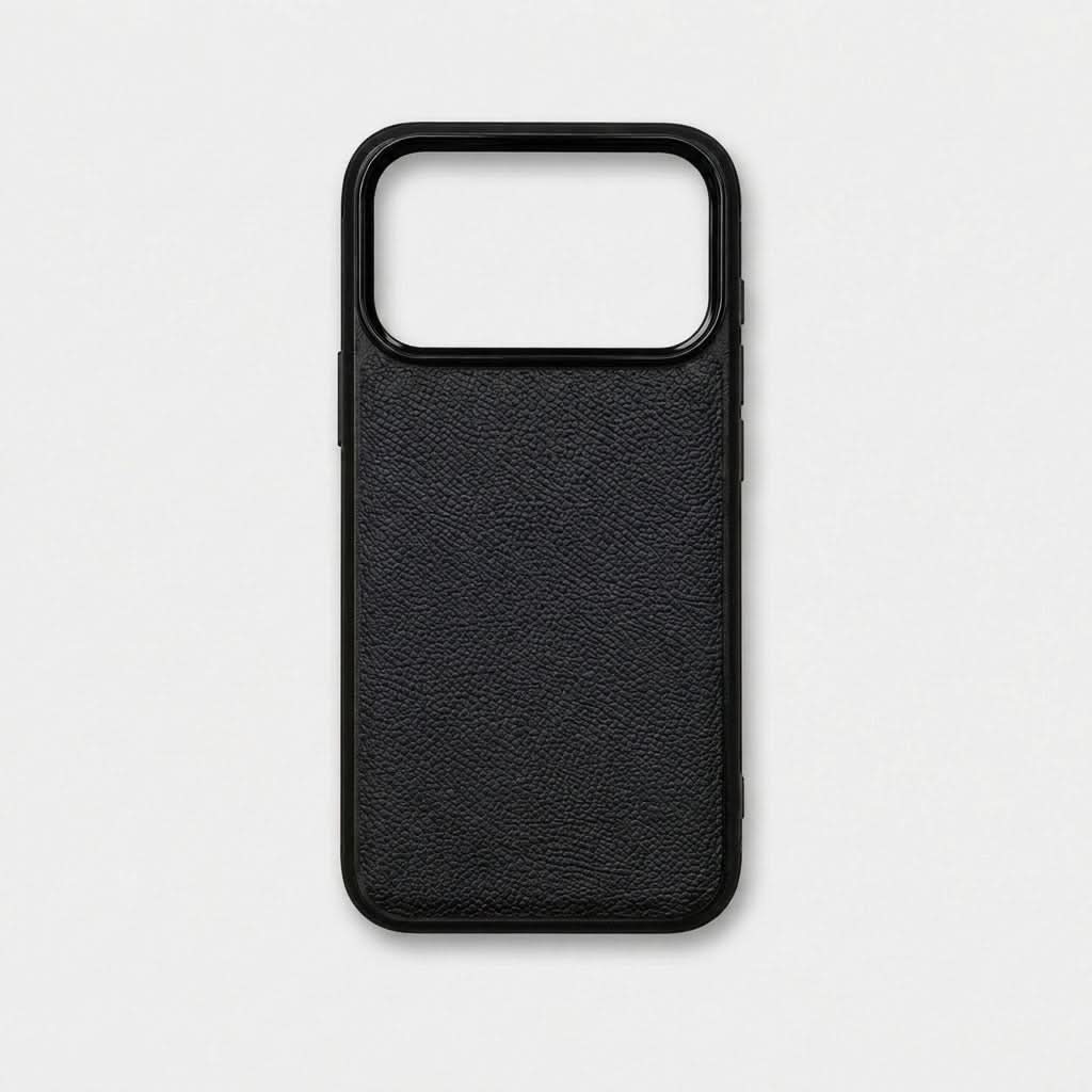 Funda para iPhone Maison Caviar Lucca, protección en cuero elegante, vista frontal con detalles en relieve y acabado suave.