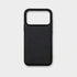 Funda para iPhone Maison Caviar Lucca, protección en cuero elegante, vista frontal con detalles en relieve y acabado suave.