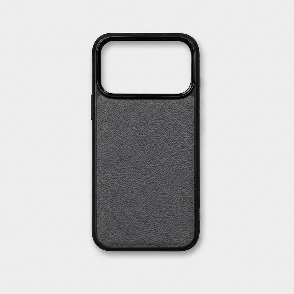 Funda para iPhone Maison Caviar Lucca en color negro con acabado elegante y protección resistente.