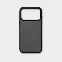 Funda para iPhone Maison Caviar Lucca en color negro con acabado elegante y protección resistente.