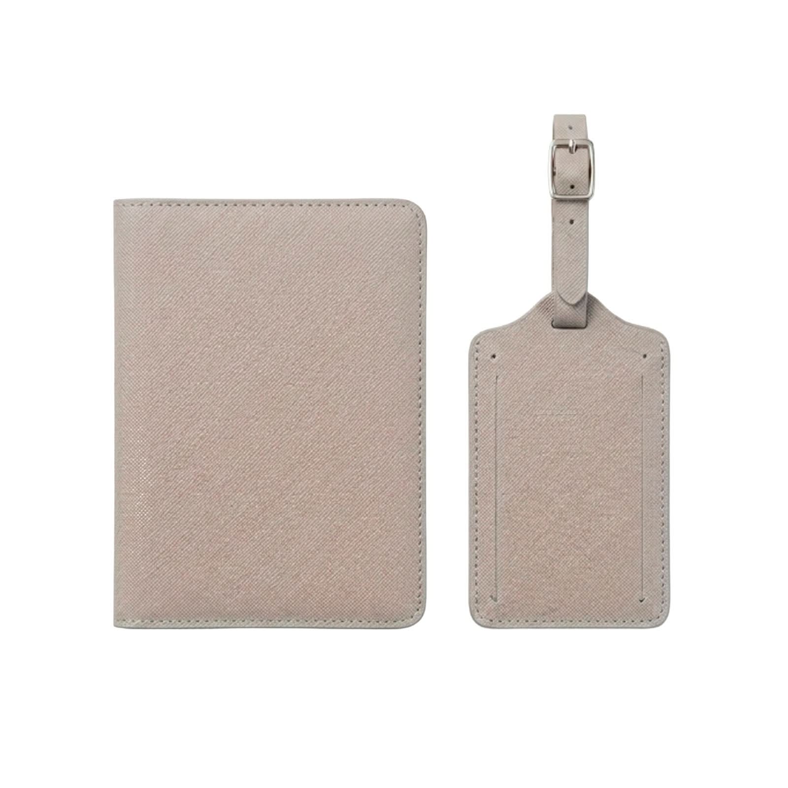 Porta pasaporte Maison Caviar Madison en cuero negro con cierre y forro interior, diseño elegante y compacto para viajar.