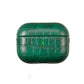 Funda para Airpods Maison Caviar Amsterdam de color verde, protección y estilo para auriculares inalámbricos.