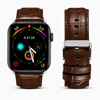 Correa para Apple Watch de Maison Caviar en color burdeos, diseño elegante y ajustable para reloj inteligente.