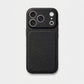 Funda negra para iPhone de Maison Caviar, estilo case de protección con diseño elegante y acabado de alta calidad.