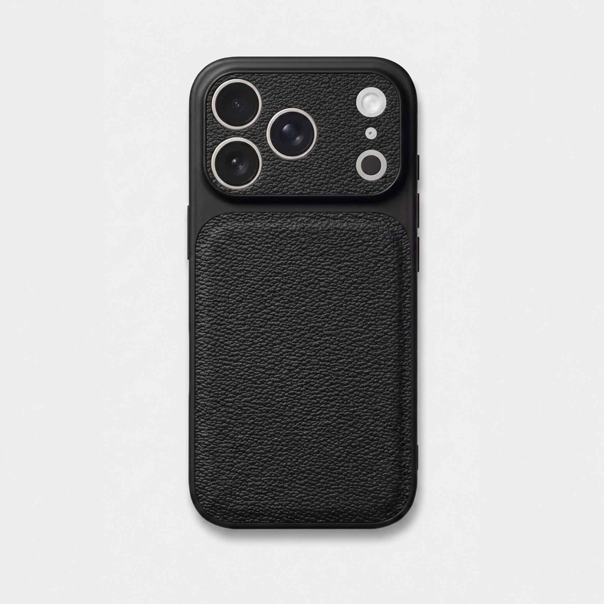Funda negra para iPhone de Maison Caviar, estilo case de protección con diseño elegante y acabado de alta calidad.