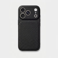 Funda negra para iPhone de Maison Caviar, estilo case de protección con diseño elegante y acabado de alta calidad.
