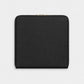 Funda para MacBook Maison Caviar Monaco de color negro, protección elegante para portátil con acabado suave y resistente.
