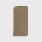 Estuche para gafas Maison Caviar en color nude, funda protectora elegante y compacta para gafas de sol o lectura.