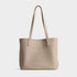 Bolso Francesca de color nude de la marca Maison Caviar, bolso de mujer con diseño elegante y acabado de alta calidad.