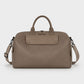 Bolso Salvatore de Maison Caviar en color nude, bolso de moda con diseño elegante y espacio para objetos personales.