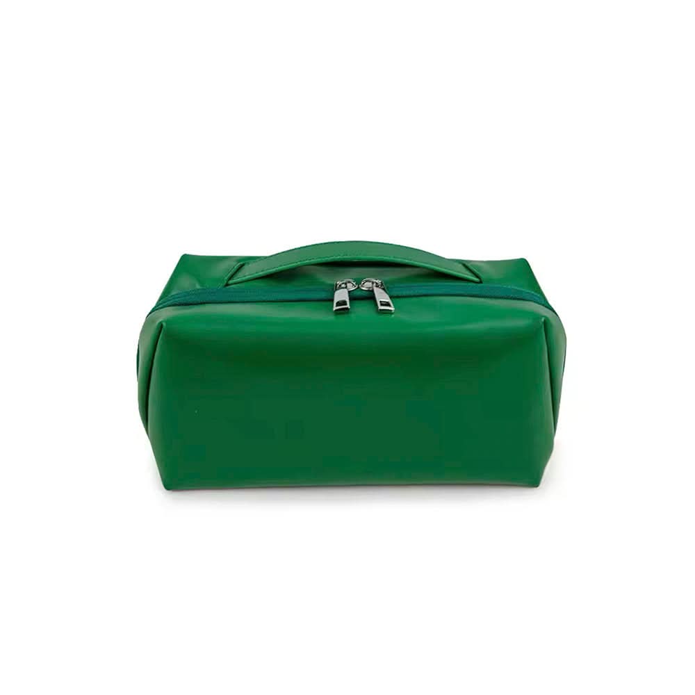 Bolsa de vanity Maison Caviar Pia, bolso de maquillaje con compartimentos y cierre, en color negro.