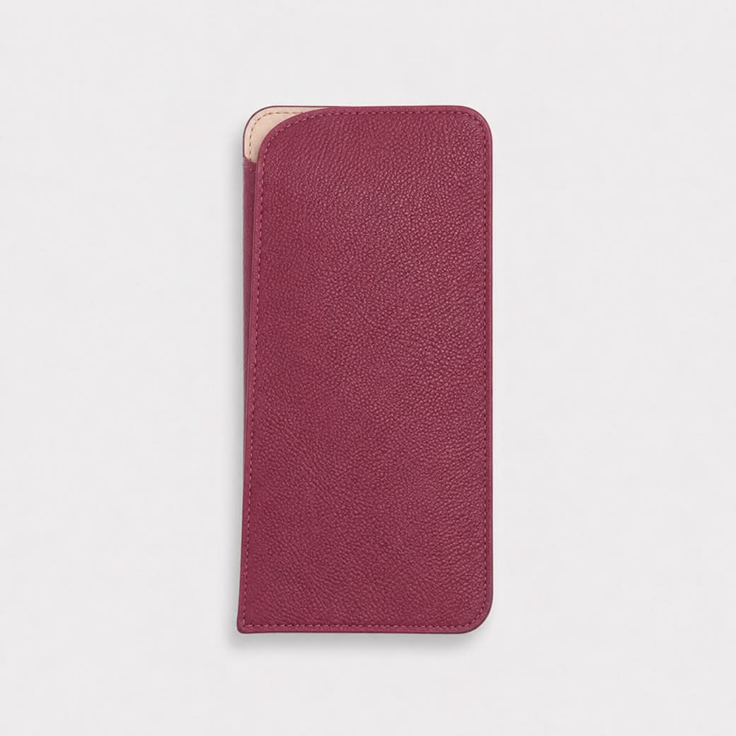 Estuche de gafas Maison Caviar en color rojo, diseño compacto y elegante para proteger gafas.
