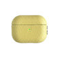 Funda para AirPods Maison Caviar Salem en color negro con detalles elegantes y cierre de clip, protección para auriculares inalámbricos.