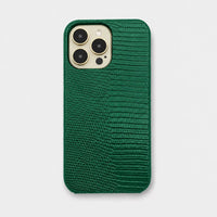 Funda para iPhone Maison Caviar Napoles en color verde con detalles elegantes y diseño resistente.