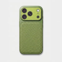 Funda para iPhone Maison Caviar Arthur de color verde lima, protección y estilo para dispositivo móvil.